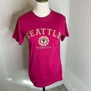 Teemax Resort Wear Womens Size Small Seattle Washington Graphic T Shirt Pink